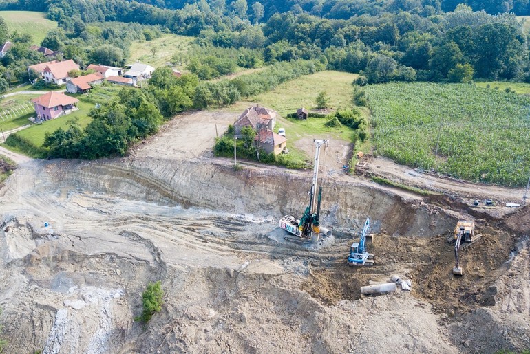 Sanacija klizišta u selu Komanice (foto: www.mionica.rs)