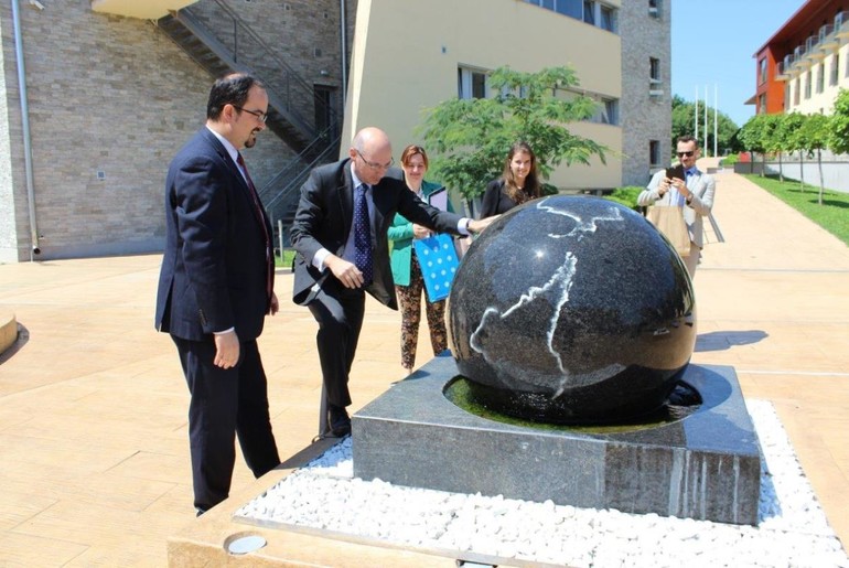Ambasador Francuske Frederik Mondoloni u Petnici (foto: www.petnica.rs)