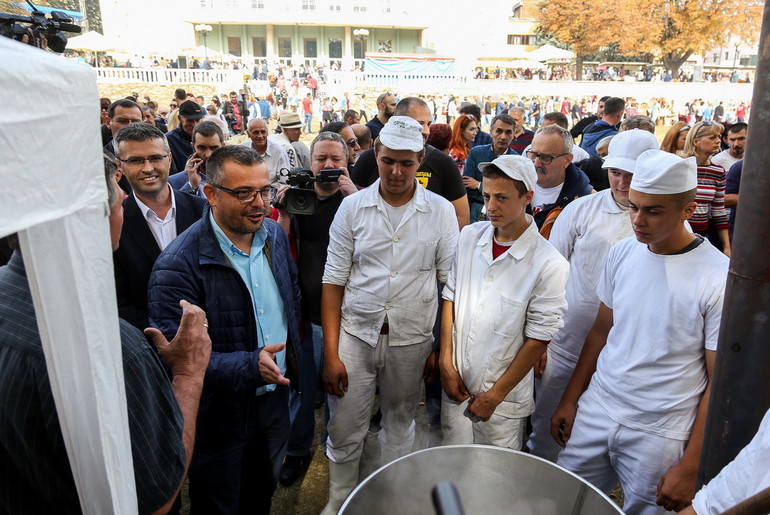 Ministar Branislav Nedimović na čvarkijadi (foto: Đorđe Đoković)