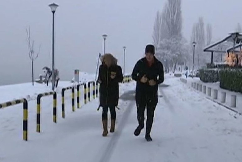 Marko Đurić spontano na snegu  (foto: skrinšot RTS)