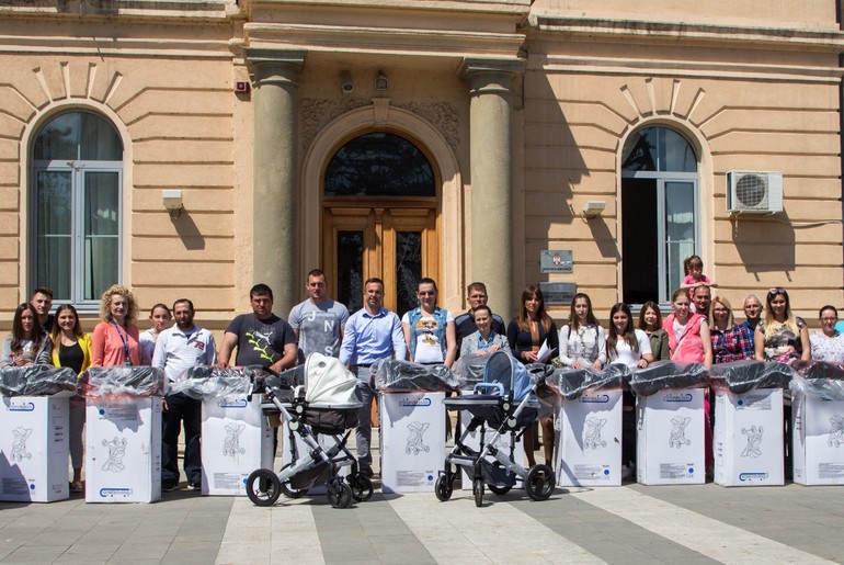 Predsednik Mionice i roditelji (foto: Ana Perić)