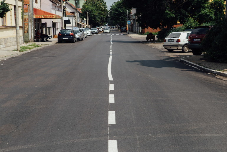 Bele linije u Hajduk Veljkovoj ulici (foto: Đorđe Đoković)
