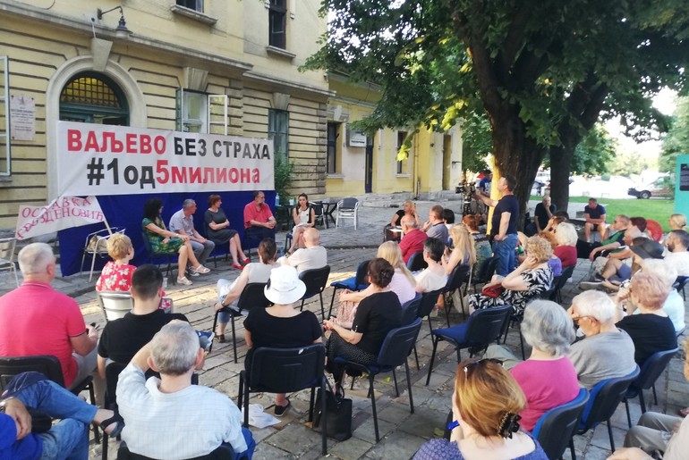 Razgovori pod lipom o medijima (foto: Kolubarske.rs)