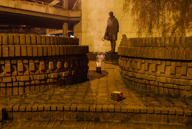 Ostaci vatrometa na Gradskom trgu (foto: DjordjeDjokovic)