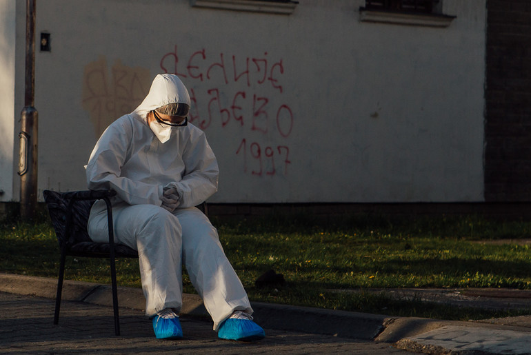 Ispred COVID ambulant (foto: Đorđe Đoković)