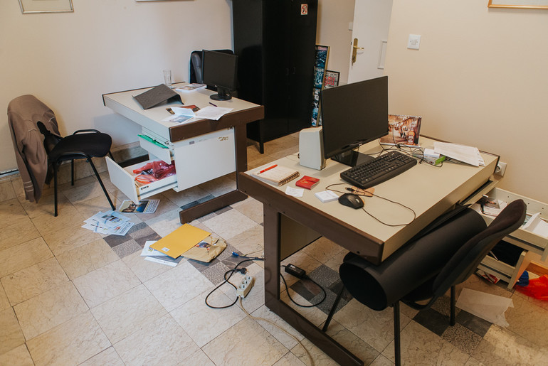 Redakcija Kolubarske.rs nakon provale (foto: Đorđe Đoković)