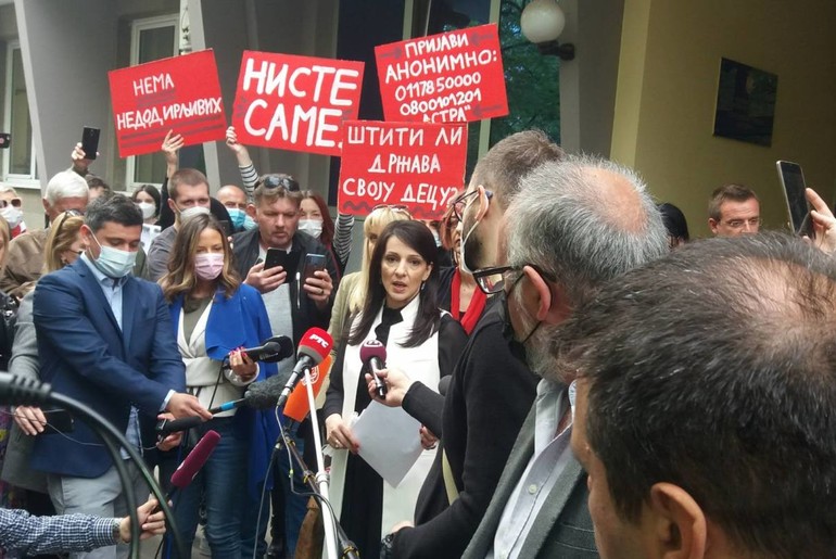 Marinika Tepić nakon saslušanja u policiji (foto: Željko Trifunović)