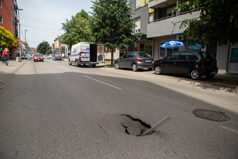 Rupa u Pantićevoj ulici (foto: DjordjeDjokovic)