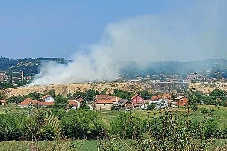 Požar na deponiji (foto: Kolubarske.rs)