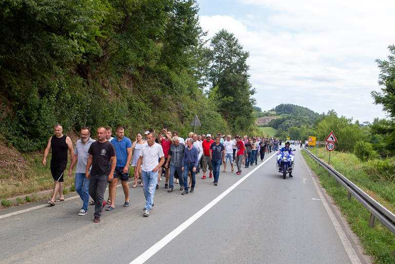 Protestna šetnja meštana osam sela (foto: Đorđe Đoković)