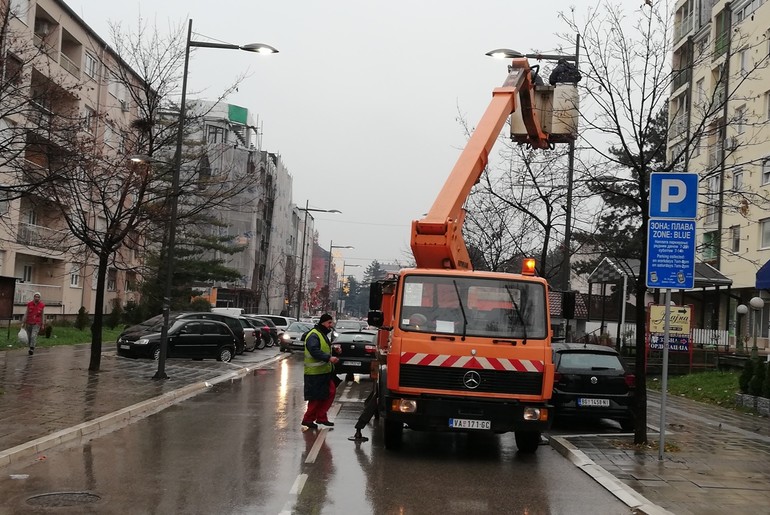 Ukrašavanje grada (foto: Kolubarske.rs)