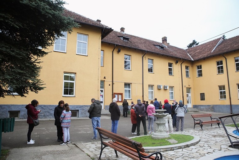 Biračko mesto u Poljoprivrednoj školi (foto: Đorđe Đoković)