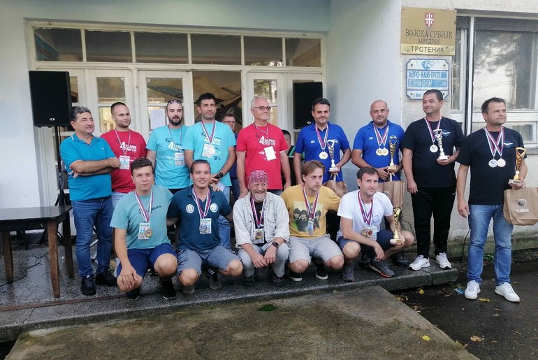 Osvajači medalja AK Valjevo (foto: Aero-klub Valjvo)