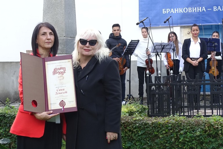 Violeta Milošević i Sanja Domazet (foto: Kolubarske.rs)