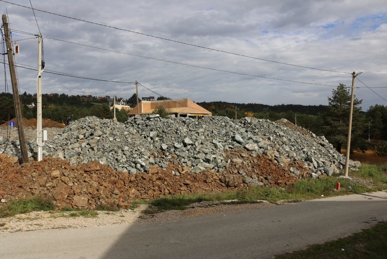 Izgradnja parkinga (foto: Kolubarske.rs)