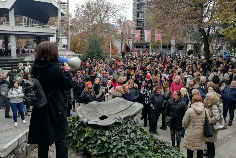 Protest prosvetara u Valjevu (foto: Kolubarske.rs)