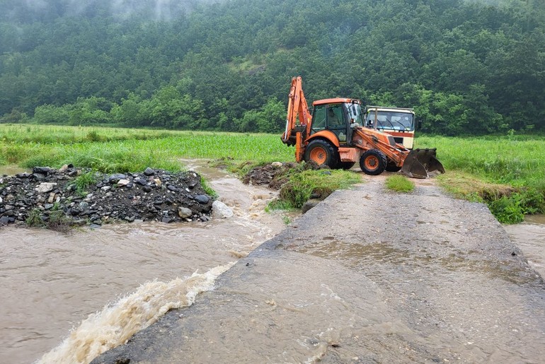 Poplave u mioničkom kraju (foto: wwwmionica.rs)