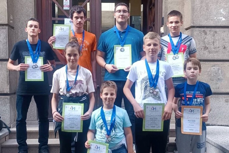 Matematičari osvajači medalja (foto: Podružnica matematičara)