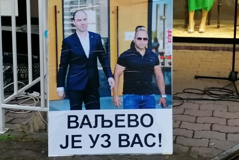 Transparent na protestu Valjevo protiv nasilja (foto: Kolubarske.rs)