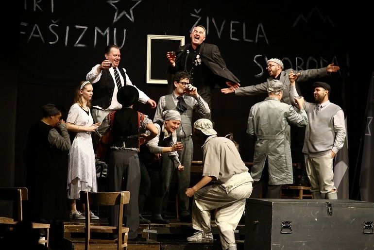Predstava Hamleta v vasi Spodnja Mrduša (foto: Petar Bošković)