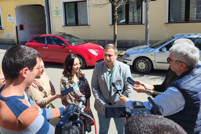 Konferencija za novinare Pokret Sad (foto: Kolubarske.rs)