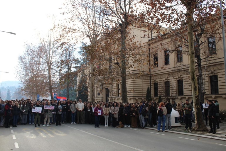 Protest ginazijalaca (foto: Kolubarske.rs)