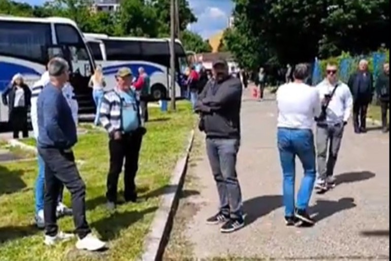 SNS aktivisti za Niš (foto: skrinšot)